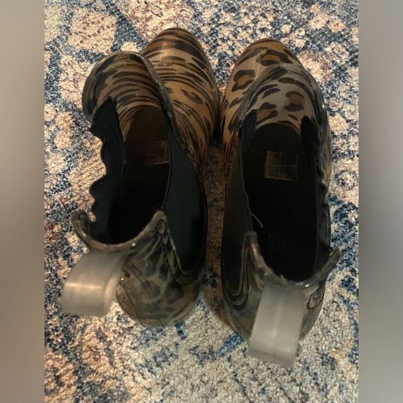 Cheetah rain boots - Picture 5 of 7